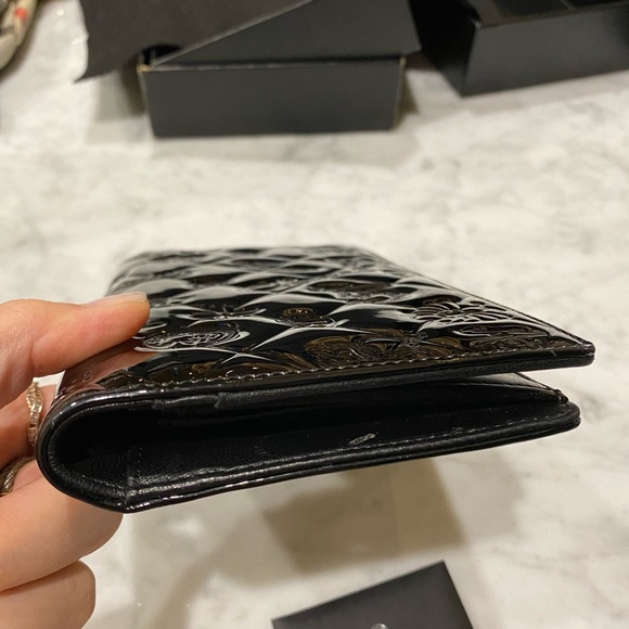Chanel patent leather Lucky Symbol wallet - Picture 2 of 11